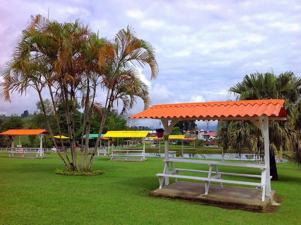 Finca Recreacional Marcelandia Santa Rosa de Cabal Dış mekan fotoğraf